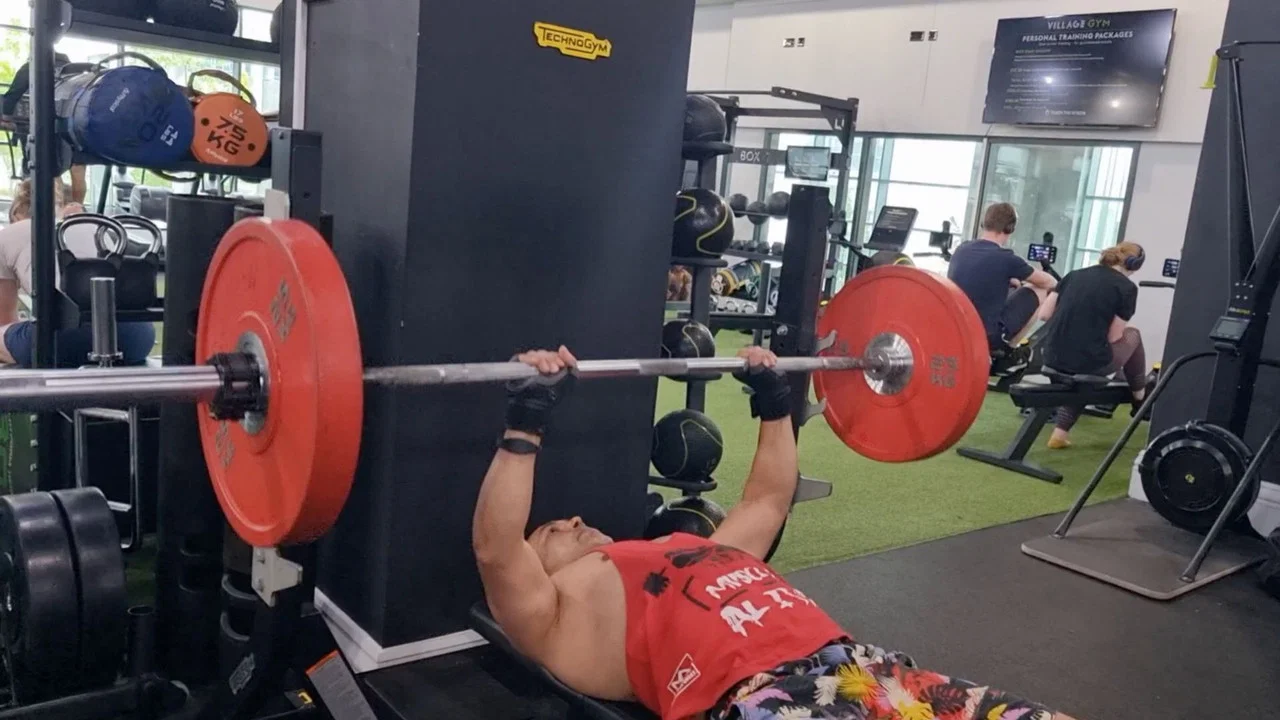 Village Gym - 剧照