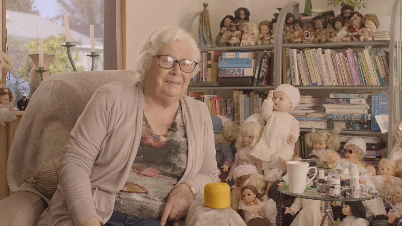 Edith Gibson has 3000 Dolls - 剧照
