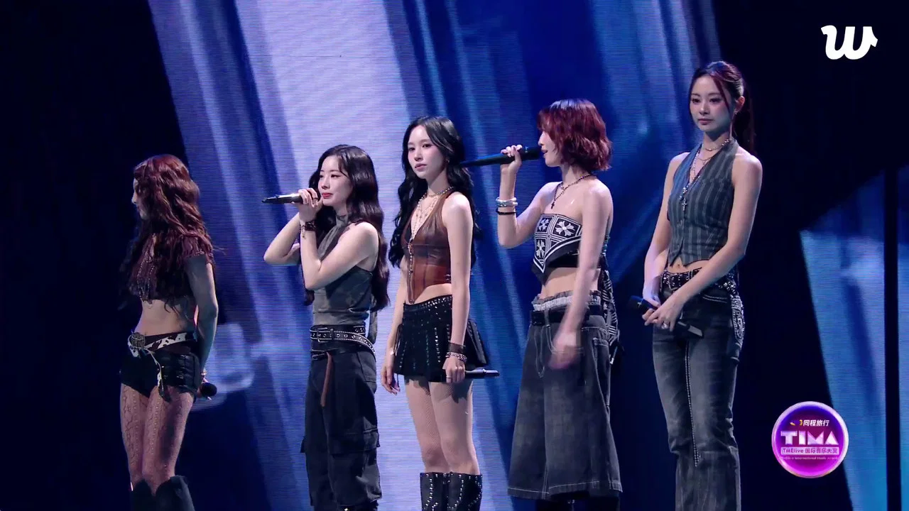 TWICE: Live Performance at the TMElive International Music Awards - 剧照