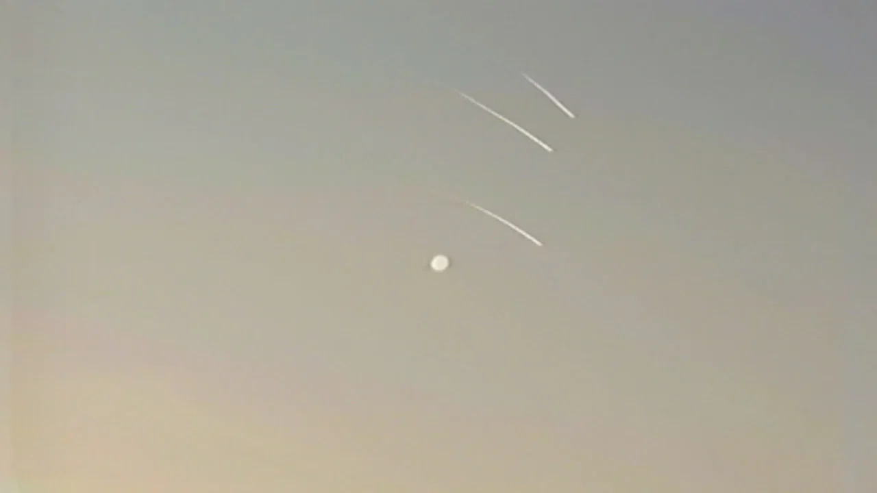 All End? - 剧照