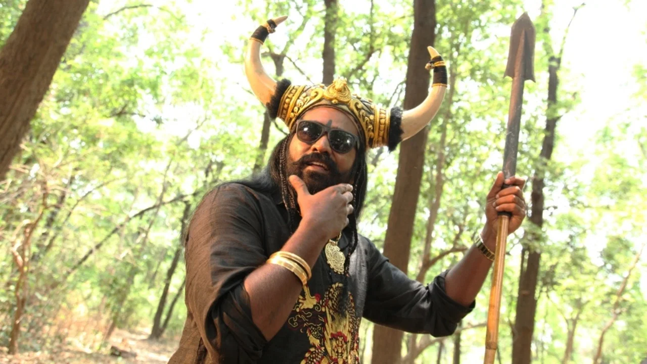 Oru Nalla Naal Paathu Solren - 剧照
