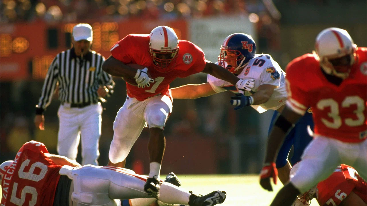 Running for His Life: The Lawrence Phillips Story - 剧照