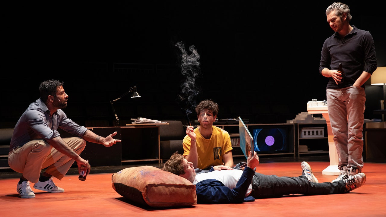 Internationaal Theater Amsterdam: Een Klein Leven - 剧照