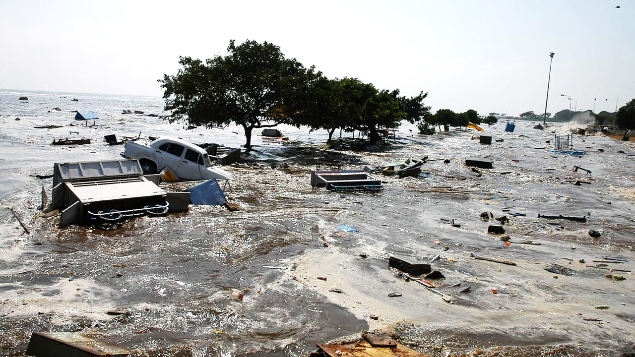 Asian Tsunami: The Deadliest Wave - 剧照