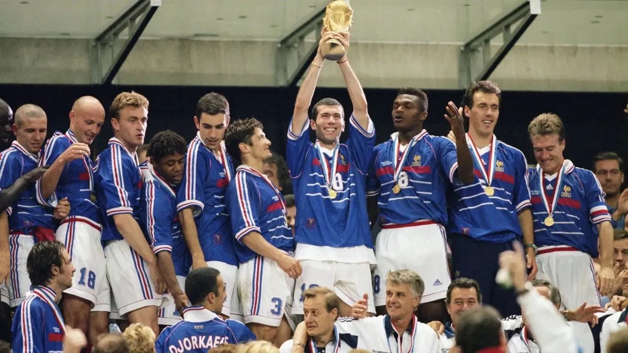 Les yeux dans les Bleus - 剧照