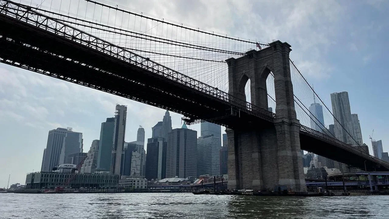 Die Erbauer der Brooklyn Bridge - 剧照