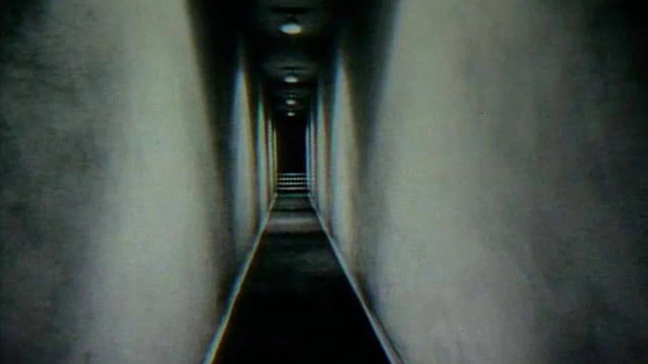 Corridor - 剧照