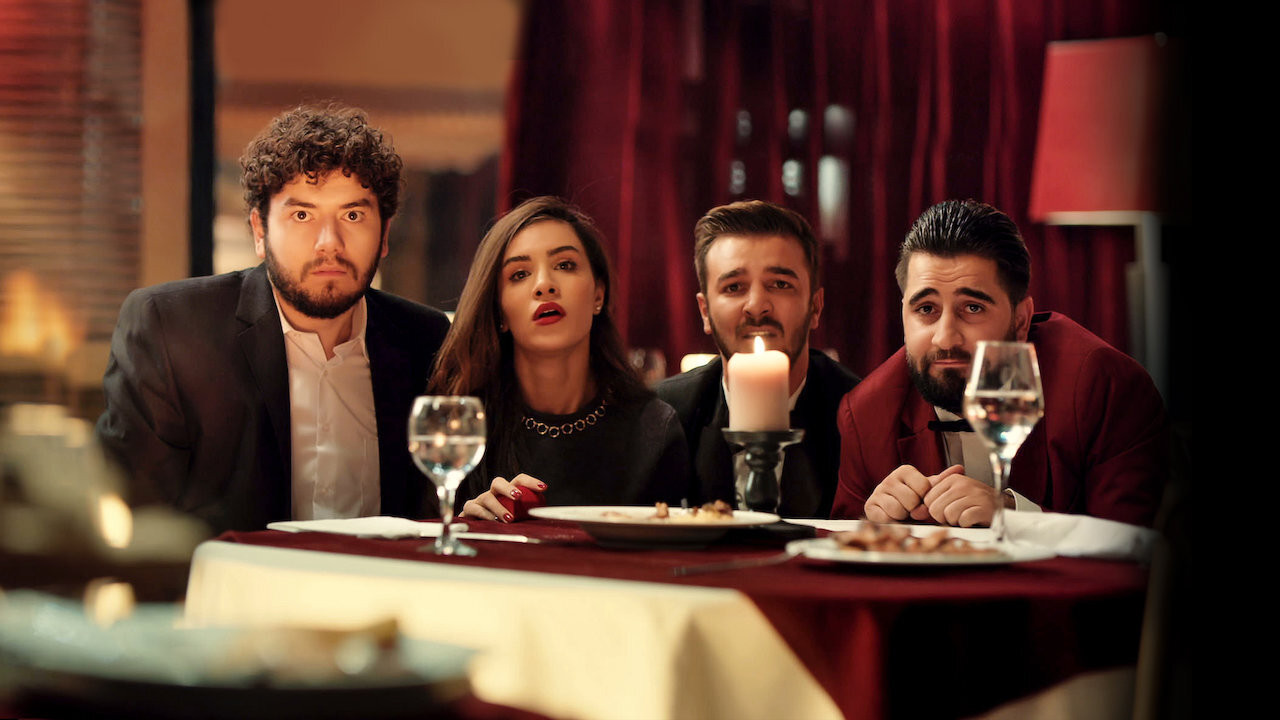 Kafalar Karışık - 剧照