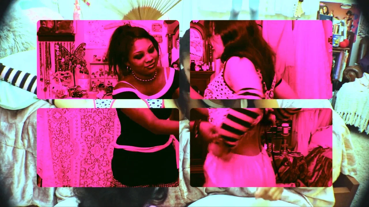 PINK PILLED - 剧照