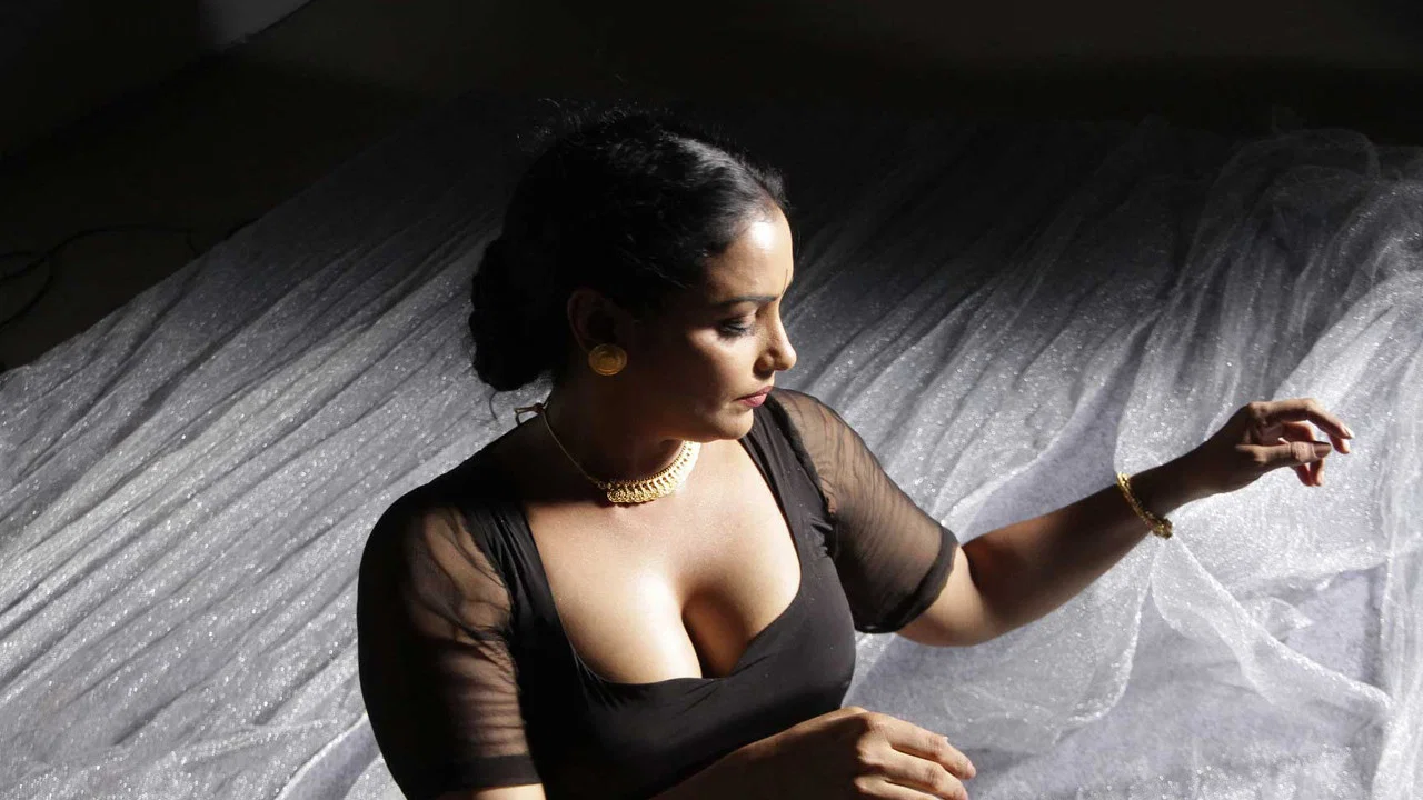 രതിനിര്&zwj;വേദം - 剧照
