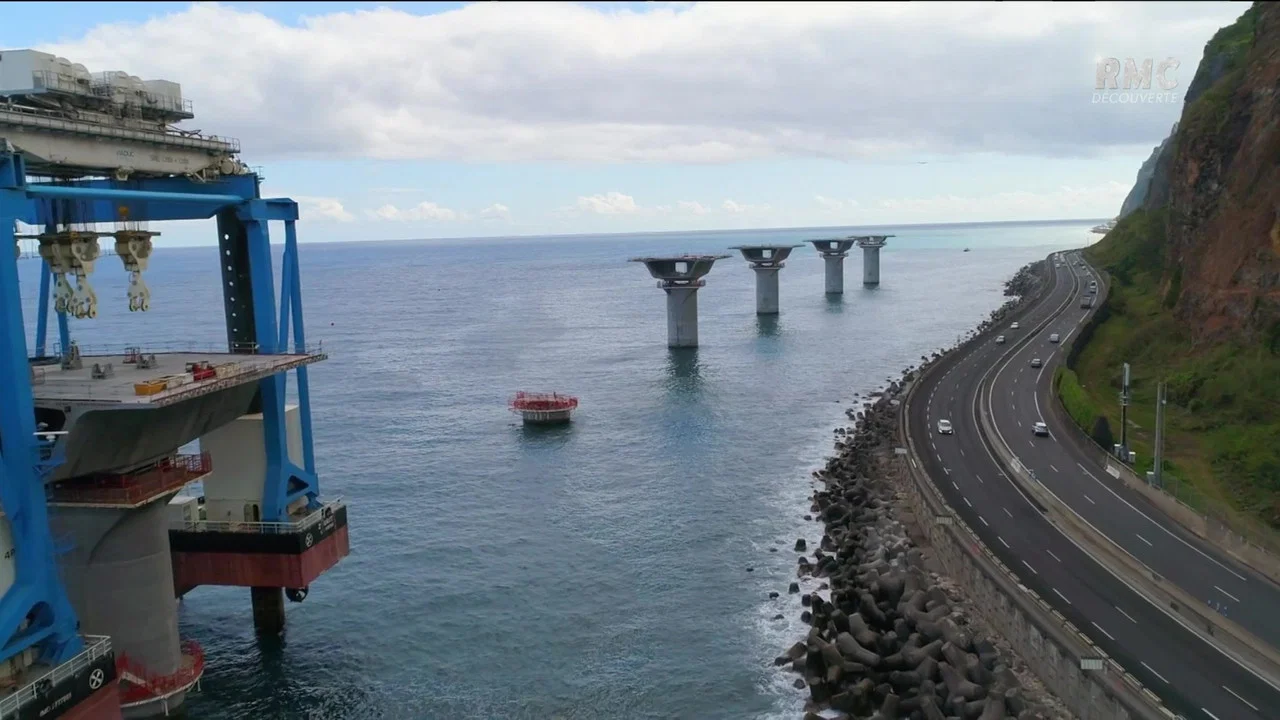 &Icirc;le de la R&eacute;union - L'incroyable route qui d&eacute;fie l'Oc&eacute;an - 剧照