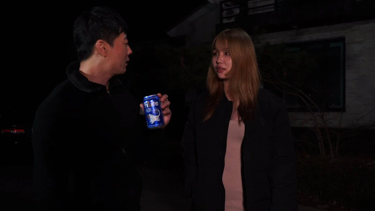 18岁俱乐部女郎新春性派对 - 剧照