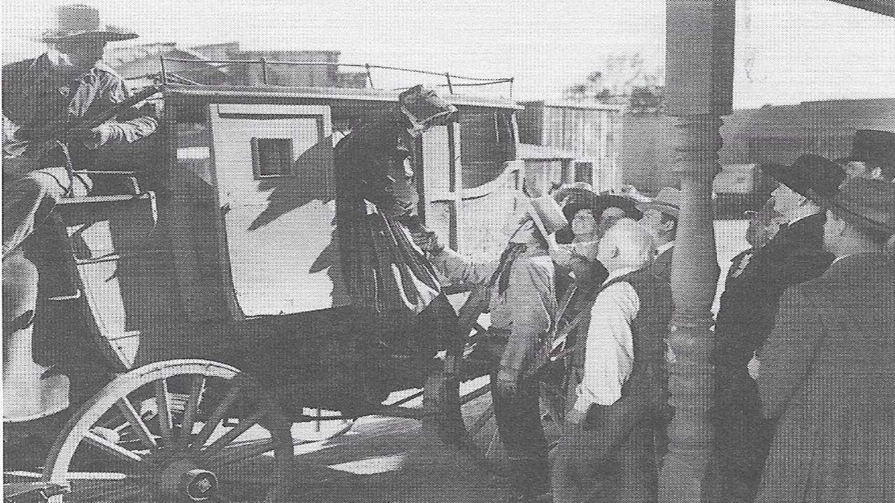 Frontier Pony Express - 剧照