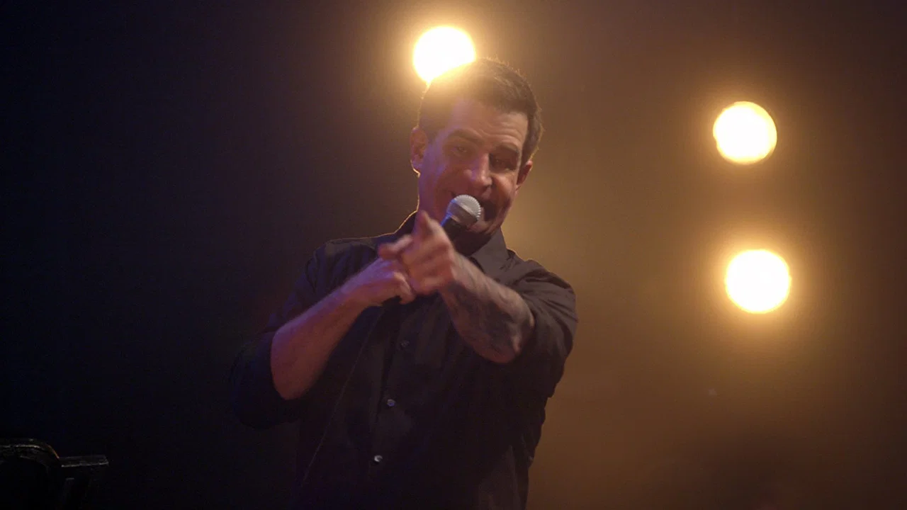 Todd Glass: Act Happy - 剧照