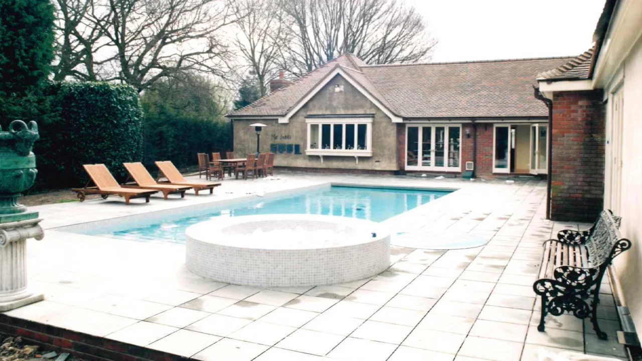 Barrymore: The Body in the Pool - 剧照