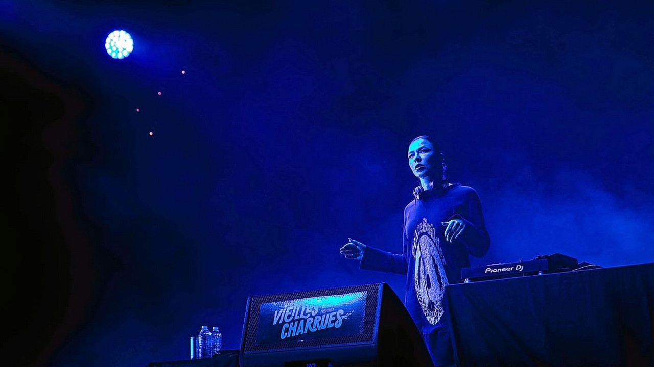 Nina Kraviz en concert aux Vieilles Charrues 2025 - 剧照