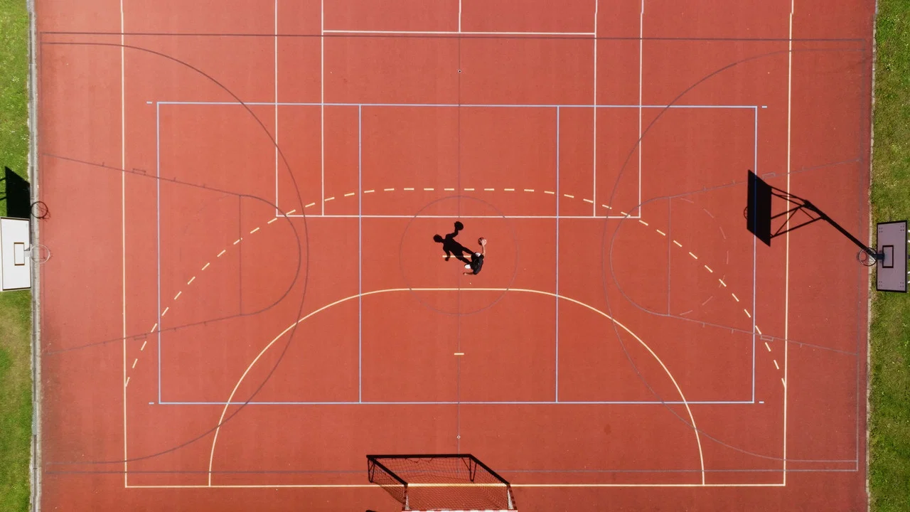 Der harte Weg als Basketballspieler in der Schweiz - 剧照