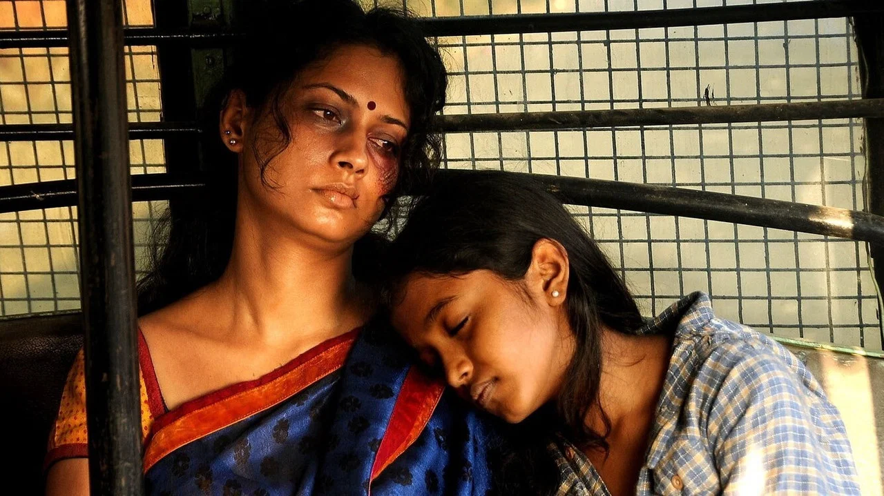 விடியும் முன் - 剧照