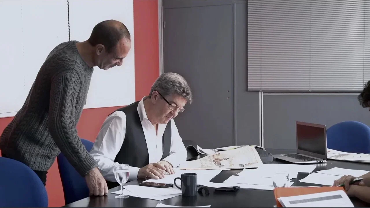 Jean-Luc M&eacute;lenchon, l&rsquo;homme qui avan&ccedil;ait &agrave; contre-courant - 剧照