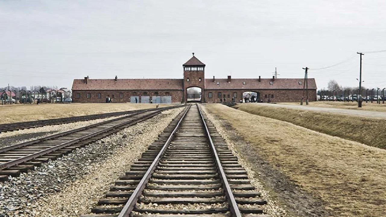 Auschwitz Projekt - 剧照