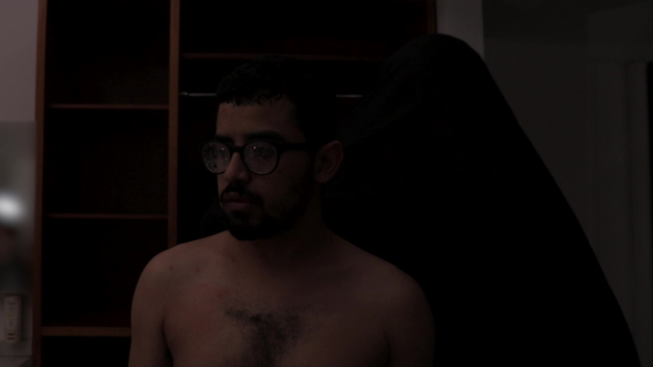Tem Algu&eacute;m em Casa? - 剧照
