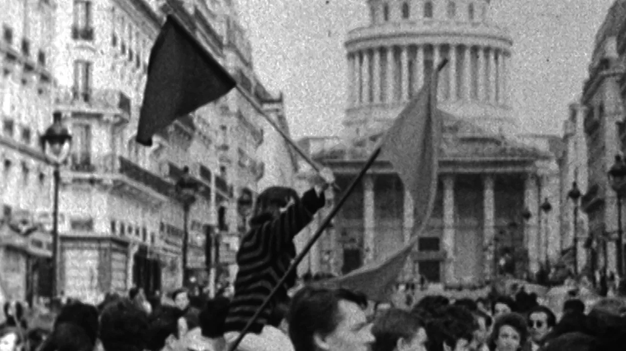 Les R&eacute;volt&eacute;s - 剧照