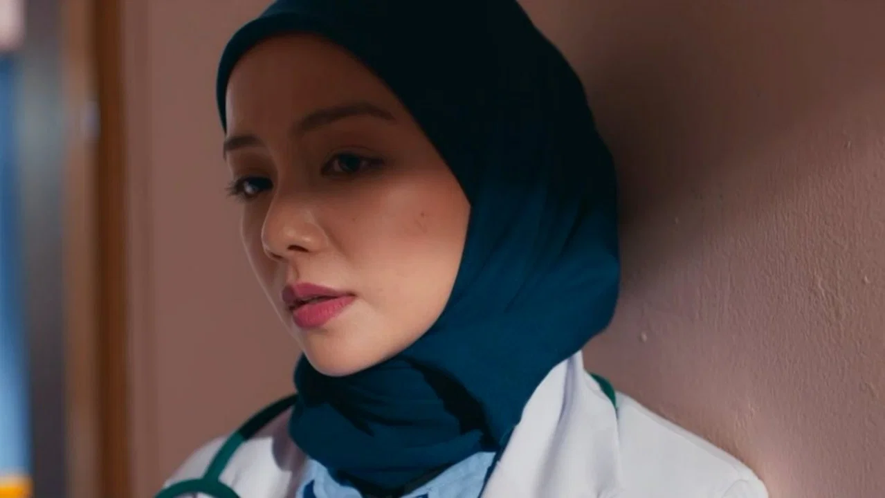 Cinta Tak Pernah Tepat Waktu - 剧照