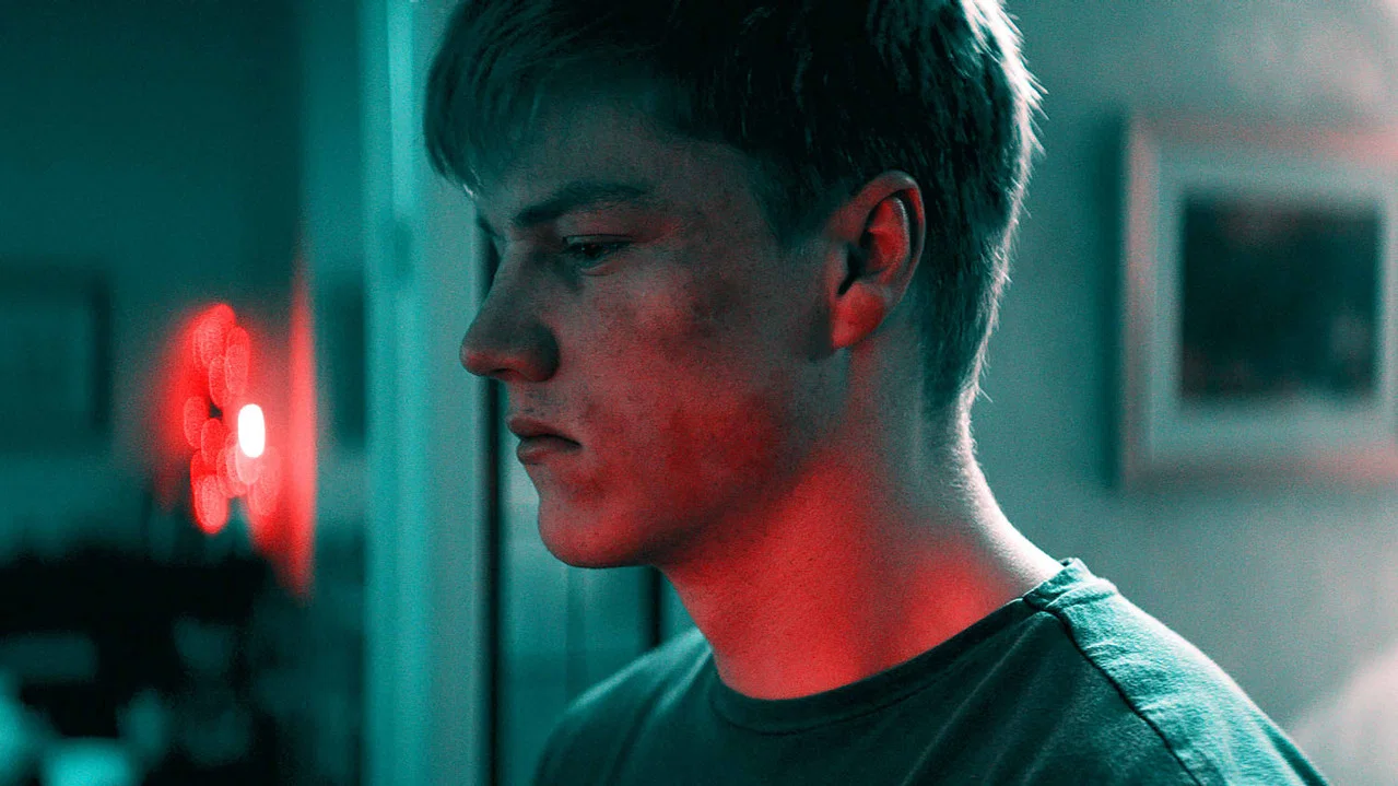 等待指示 - 剧照