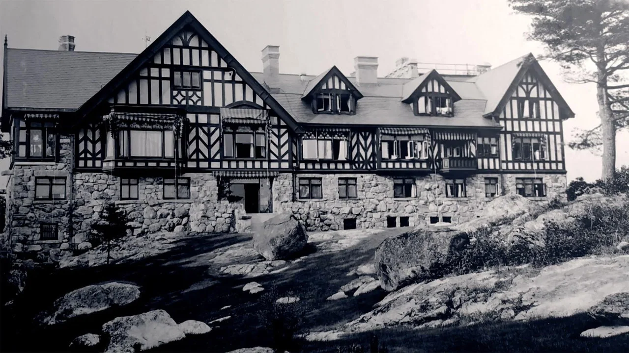 The Secret of Tuxedo Park - 剧照