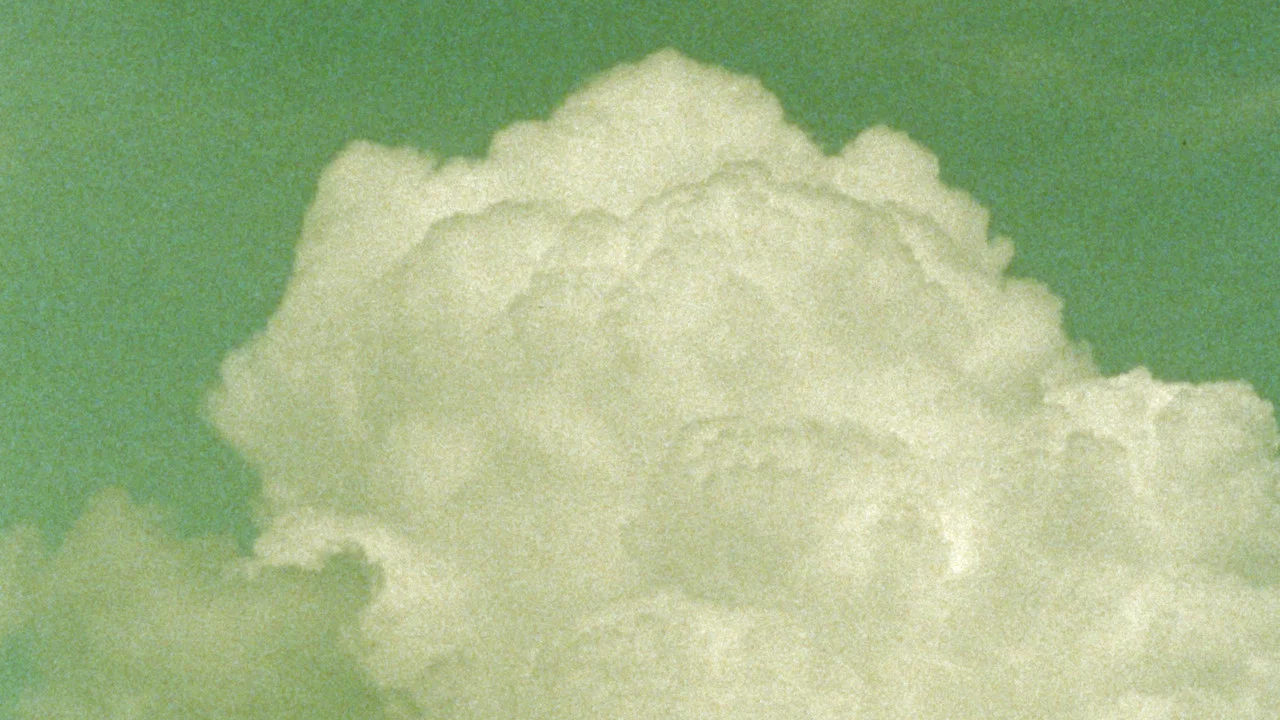 New Clouds - 剧照
