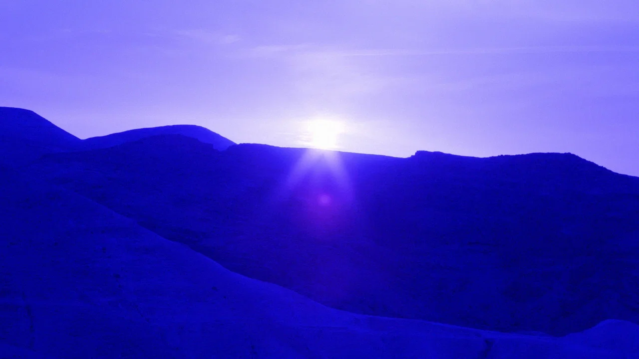 Under a Blue Sun - 剧照