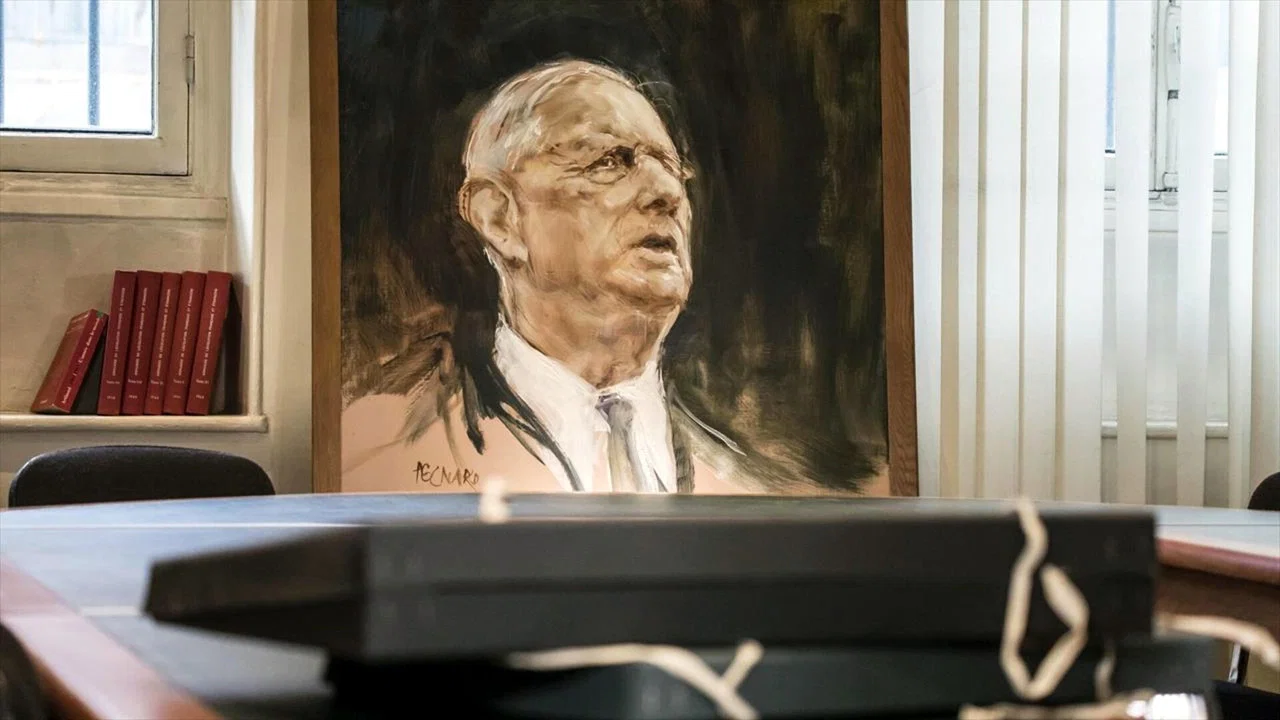 De Gaulle, le monarque et le Parlement - 剧照
