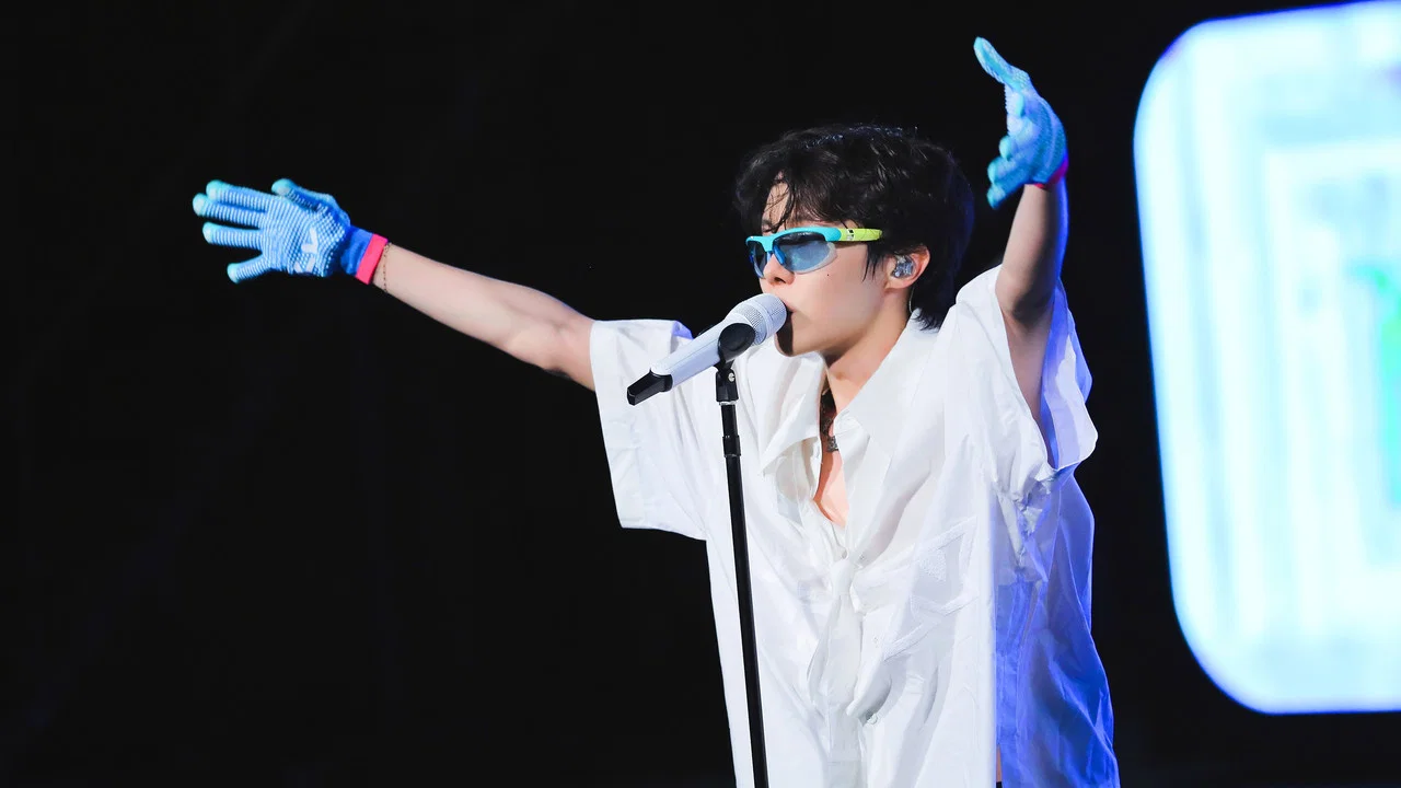j-hope IN THE BOX - 剧照