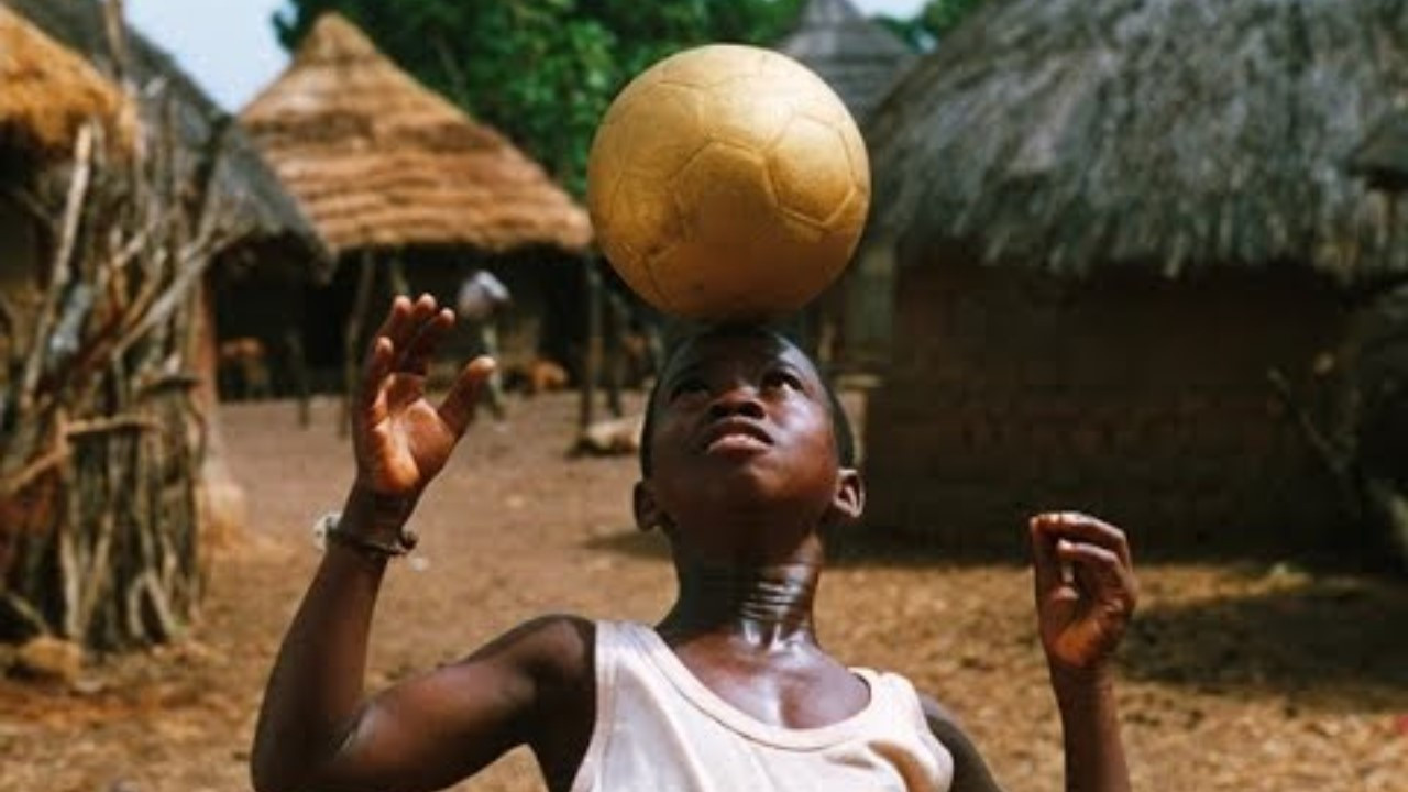 El bal&oacute;n de oro - 剧照