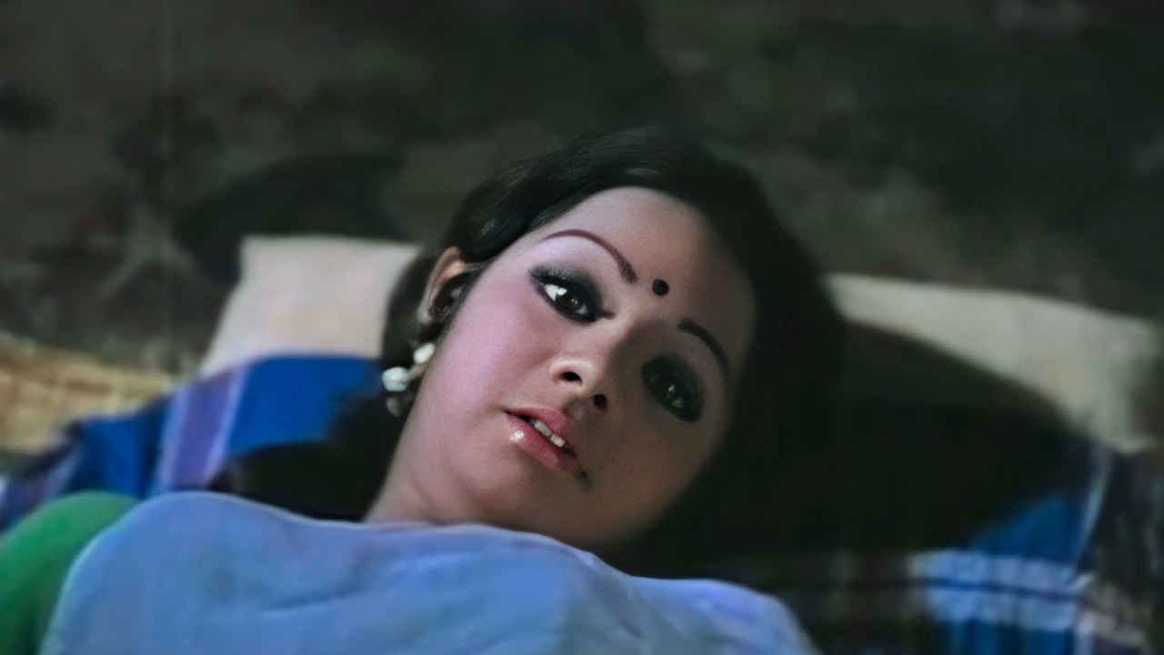 பதினாறு வயதினிலே - 剧照