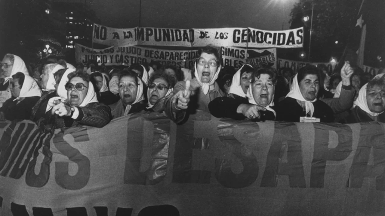 Las Madres de la Plaza de Mayo - 剧照