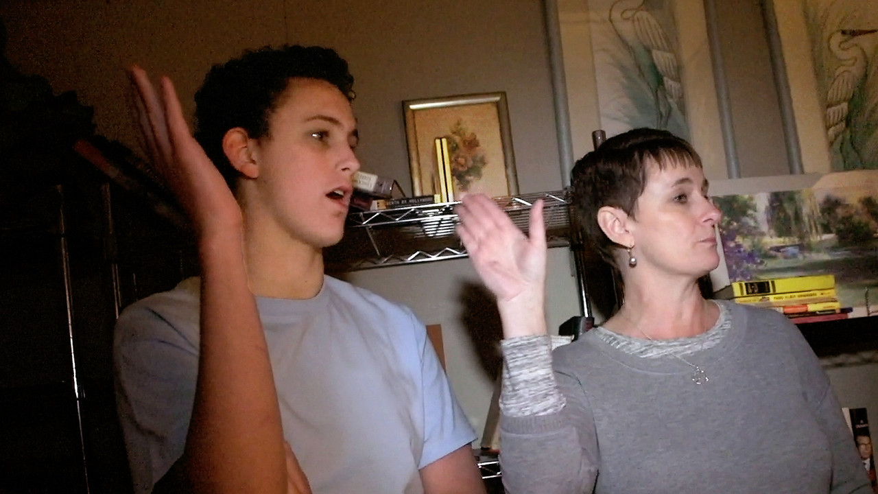 Mum and Son's Chilling Adventures - 剧照