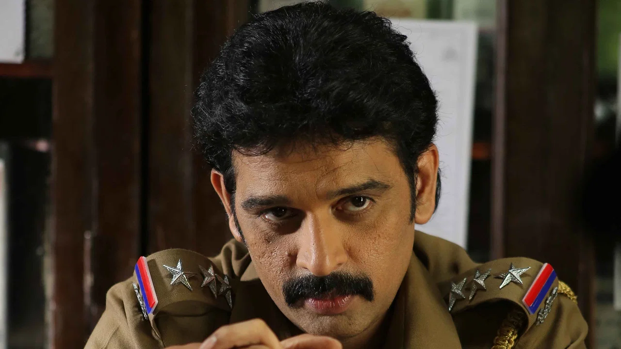 மறைந்திருந்து பார்க்கும் மர்மம் என்ன - 剧照