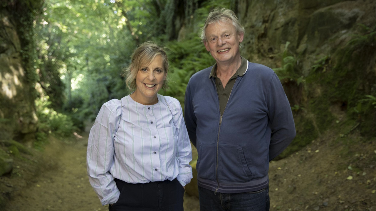 Mel Giedroyc & Martin Clunes Explore Britain by the Book - 剧照