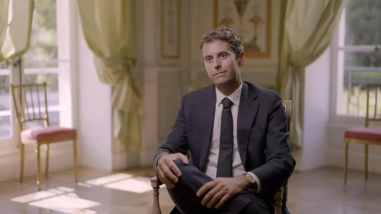 Homos en politique, le dire ou pas ? - 剧照