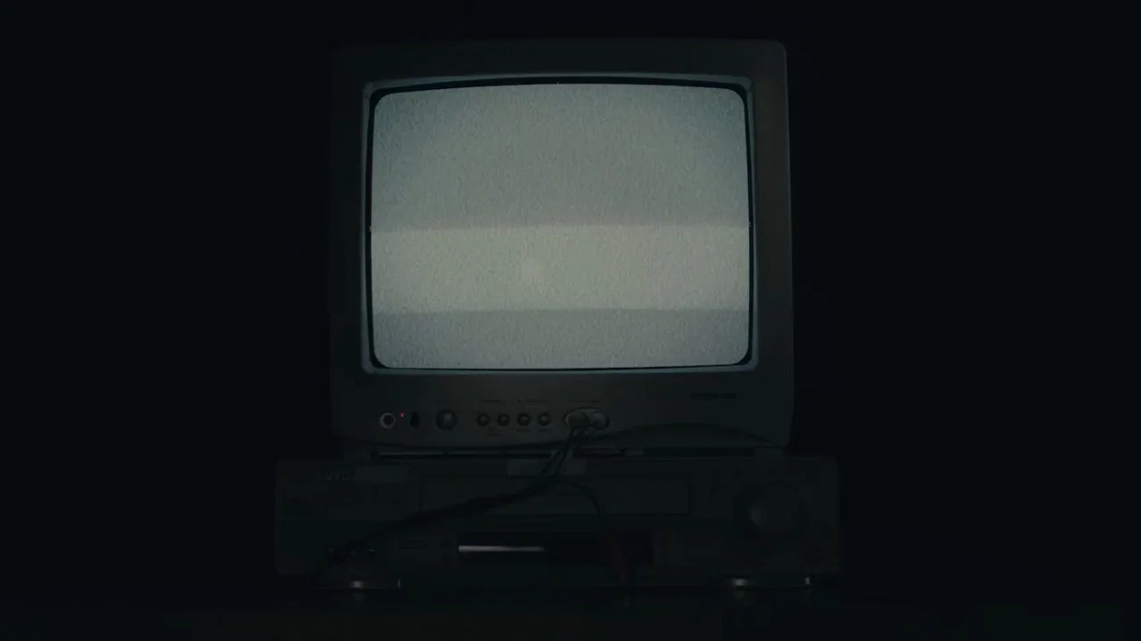 No Space Between - 剧照