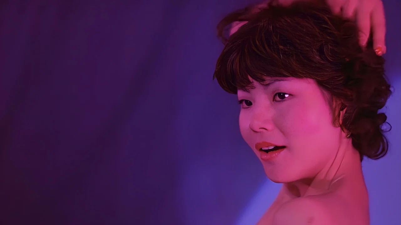 温泉艺妓 VS 脱衣舞娘 - 剧照
