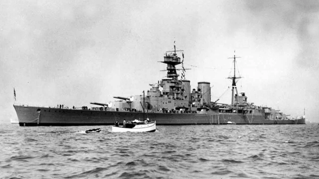 How The Bismarck Sank HMS Hood - 剧照