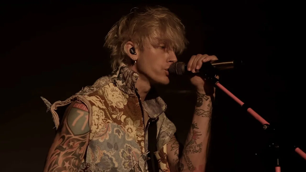 Machine Gun Kelly - Tickets to My Downfall (Live at The Roxy) - 剧照