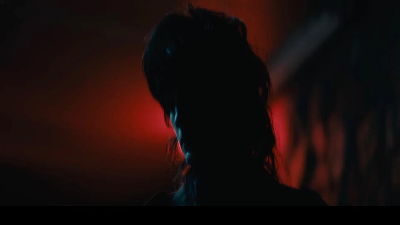 Escort - 剧照