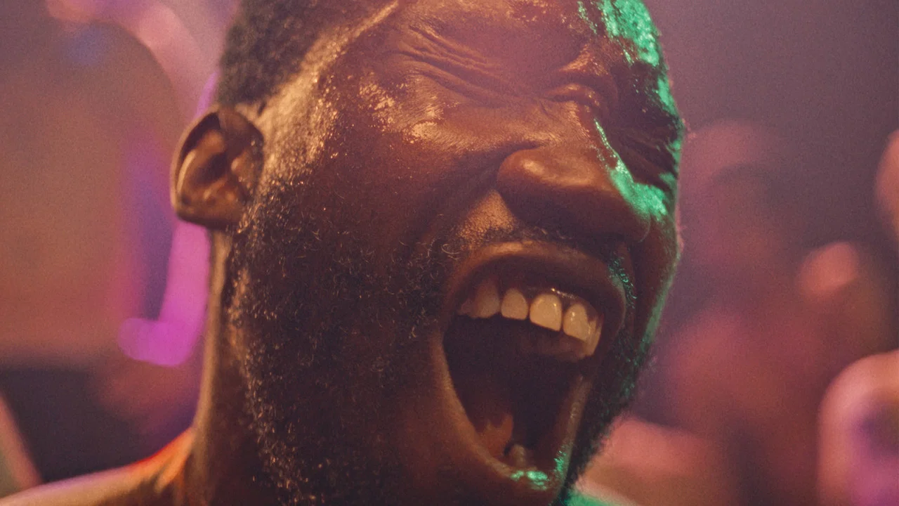低端男优 - 剧照