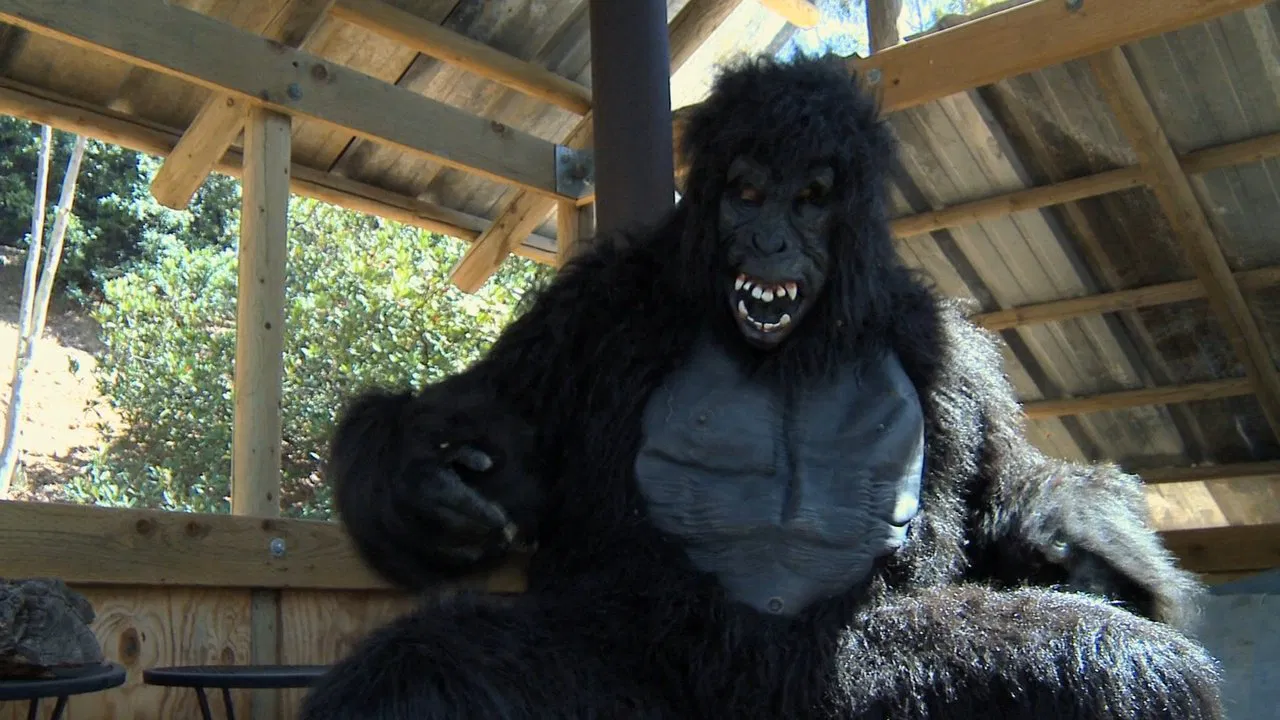 Monster of the Nudist Colony - 剧照