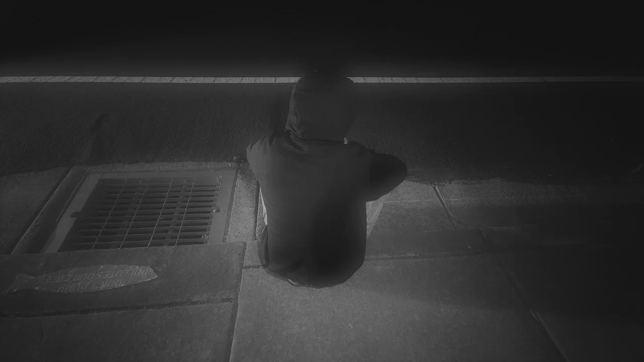 To See In The Dark - 剧照