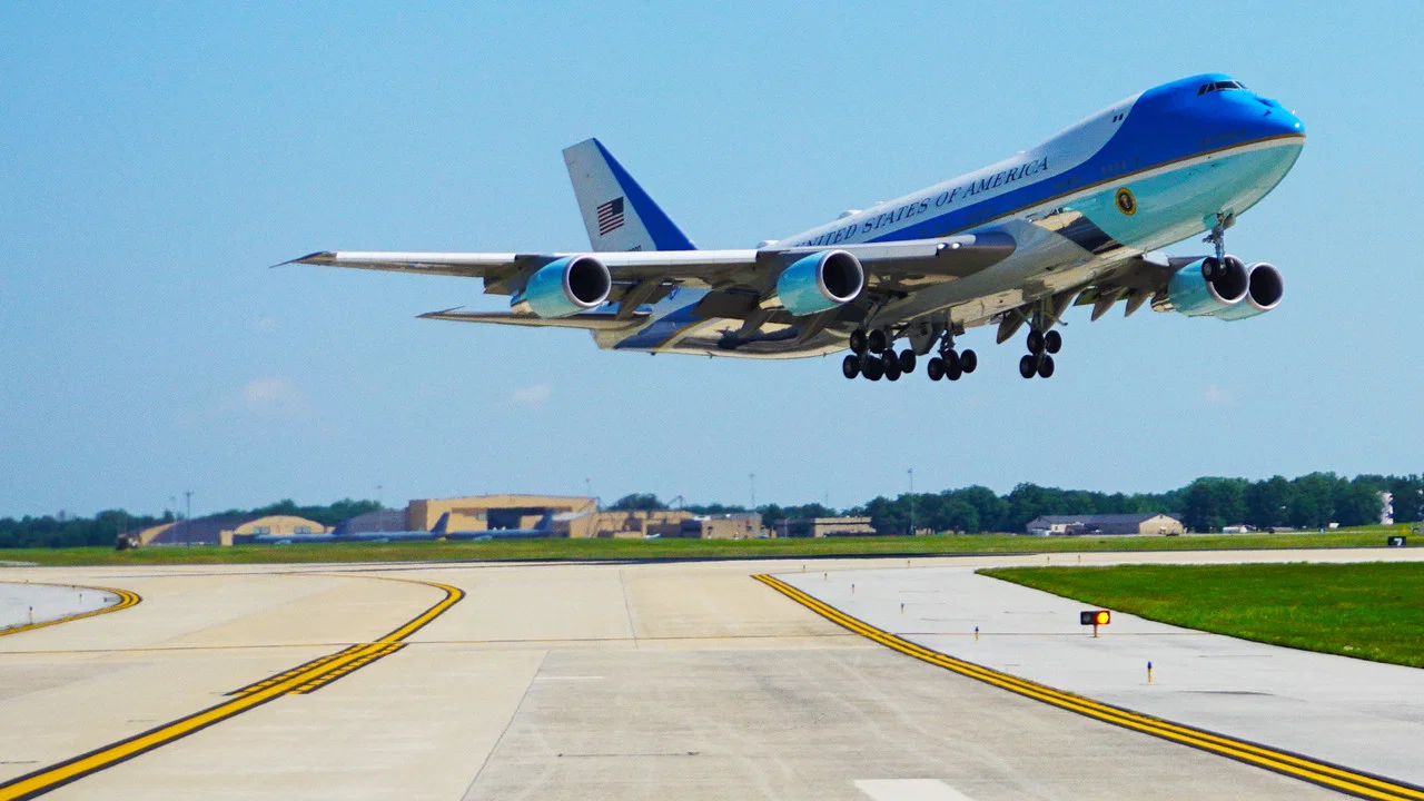 新空军一号：空中堡垒 - 剧照