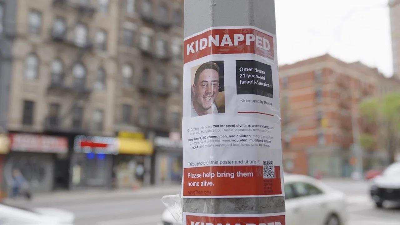 Torn: The Israel-Palestine Poster War on New York City Streets - 剧照